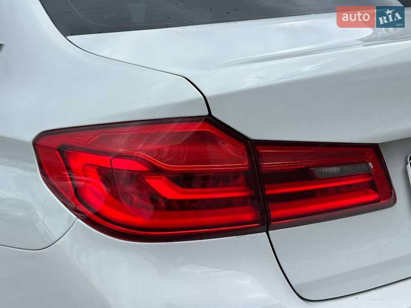 Седан BMW 5 Series 2018 в Львове