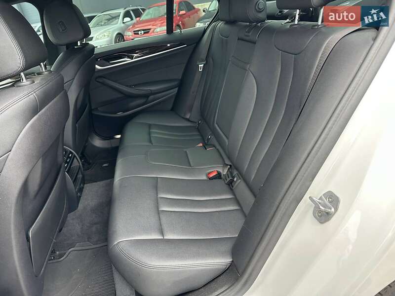 Седан BMW 5 Series 2018 в Львове
