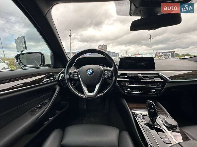 Седан BMW 5 Series 2018 в Львове