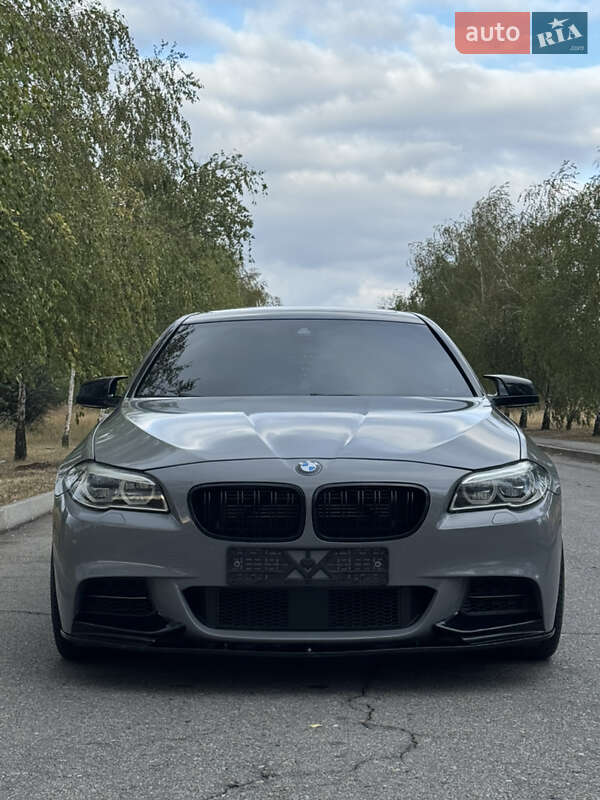 Седан BMW 5 Series 2013 в  фото Седан BMW 5 Series 2013 в