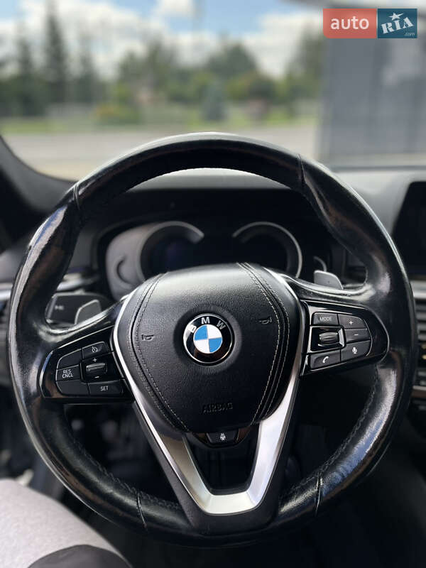 Седан BMW 5 Series 2017 в Львове фото 12 Седан BMW 5 Series 2017 в Львове