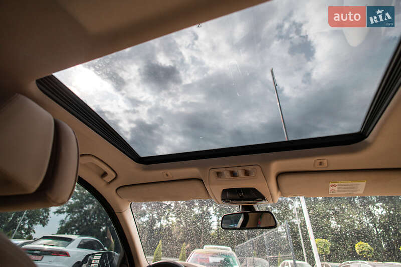 Седан BMW 5 Series 2011 в Львові