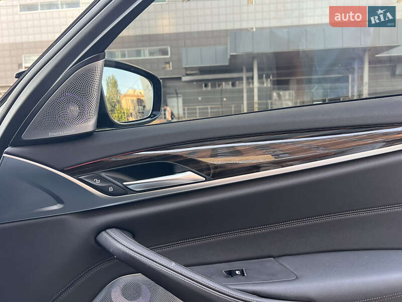 Седан BMW 5 Series 2020 в Запоріжжі