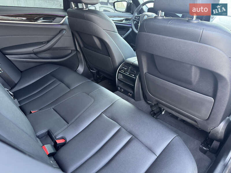 Седан BMW 5 Series 2019 в Львове