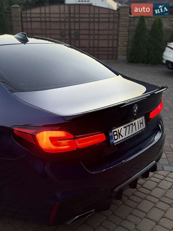 Седан BMW 5 Series 2017 в Ровно