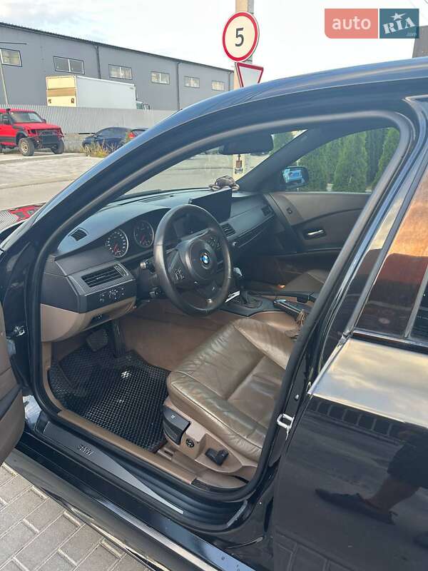 Седан BMW 5 Series 2005 в Львове