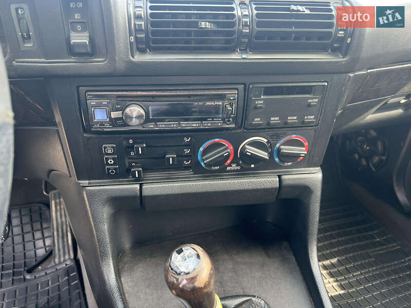 Седан BMW 5 Series 1995 в Чернівцях