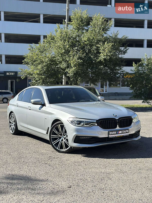 BMW 5 Series 2019