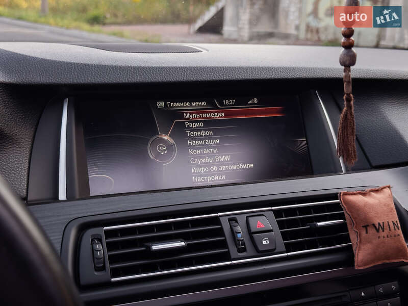 Седан BMW 5 Series 2014 в Коростене