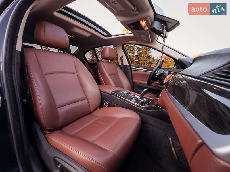 Седан BMW 5 Series 2014 в Коростене