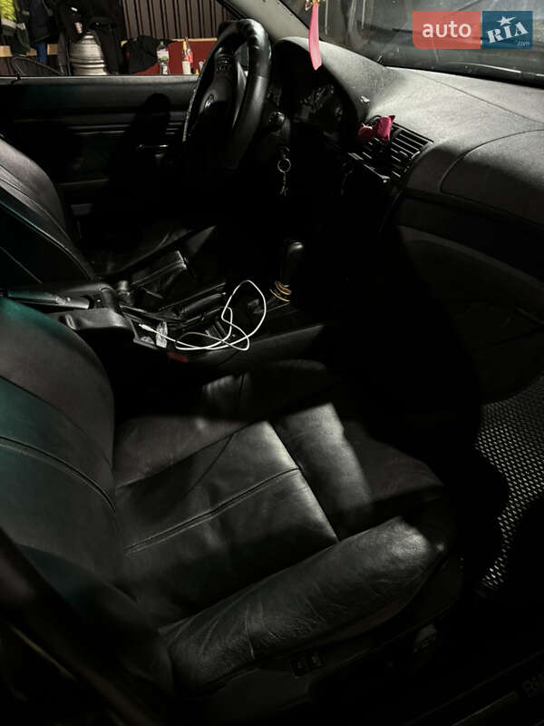 Седан BMW 5 Series 2002 в Немирове