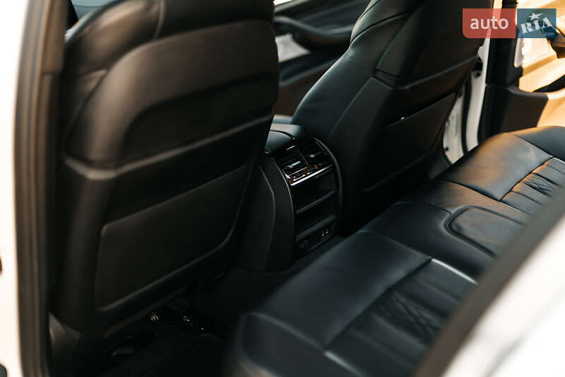 Седан BMW 5 Series 2020 в Днепре