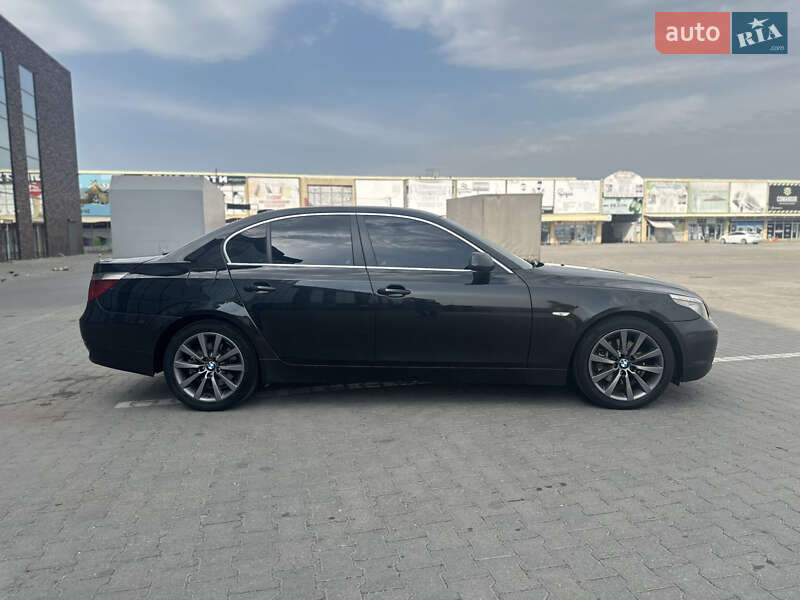 Седан BMW 5 Series 2003 в Черновцах