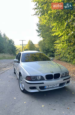 Седан BMW 5 Series 2000 в Бару