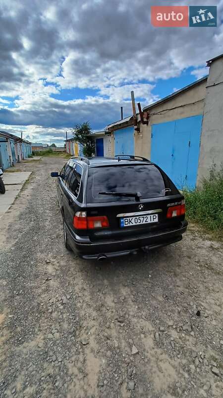 Універсал BMW 5 Series 2001 в Вараші