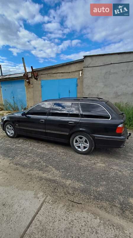 Універсал BMW 5 Series 2001 в Вараші