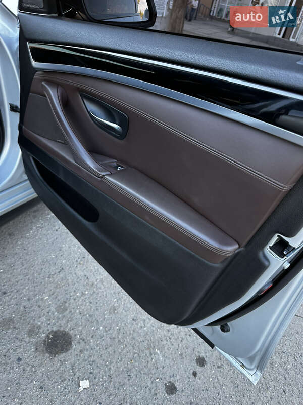 Седан BMW 5 Series 2014 в Кривом Роге