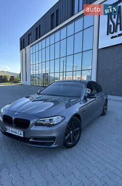 Седан BMW 5 Series 2015 в Хусті
