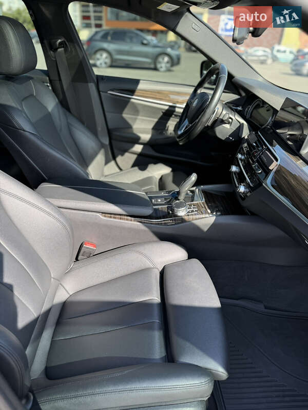 Седан BMW 5 Series 2018 в Киеве фото 42 Седан BMW 5 Series 2018 в Киеве