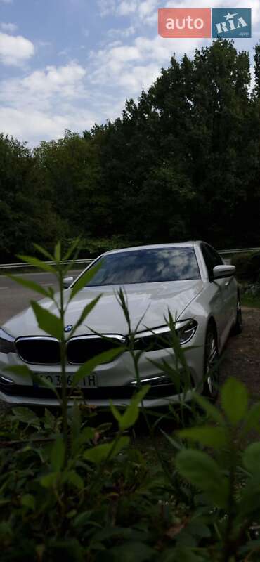 Седан BMW 5 Series 2018 в Ужгороде