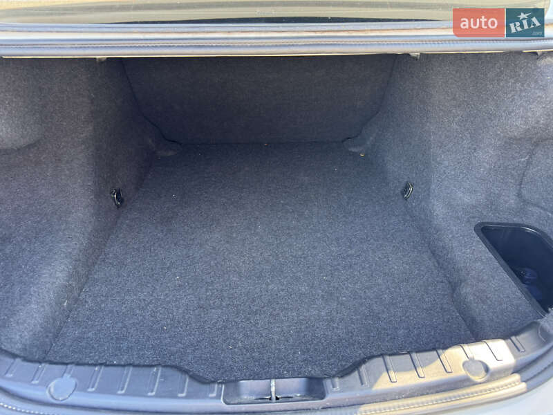 Седан BMW 5 Series 2011 в Львове фото 30 Седан BMW 5 Series 2011 в Львове