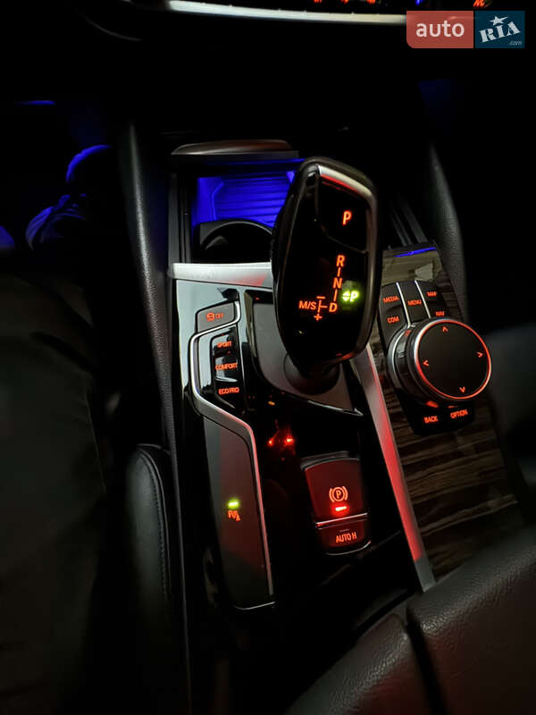 Седан BMW 5 Series 2018 в Львові