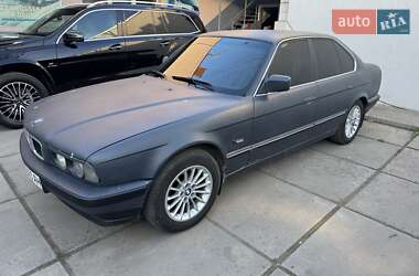 Седан BMW 5 Series 1989 в Бучі