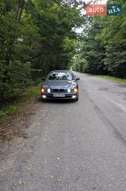 Седан BMW 5 Series 2000 в Барановке