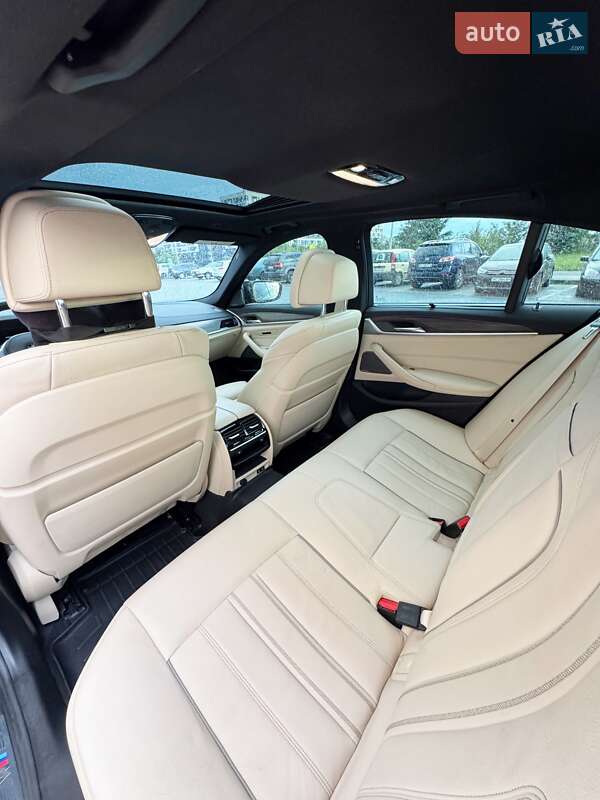 Седан BMW 5 Series 2019 в Львові