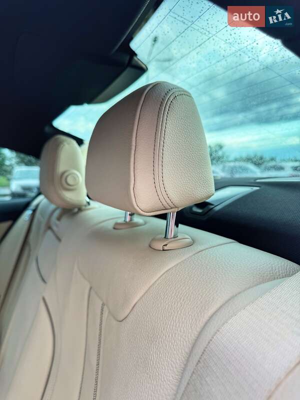 Седан BMW 5 Series 2019 в Львові