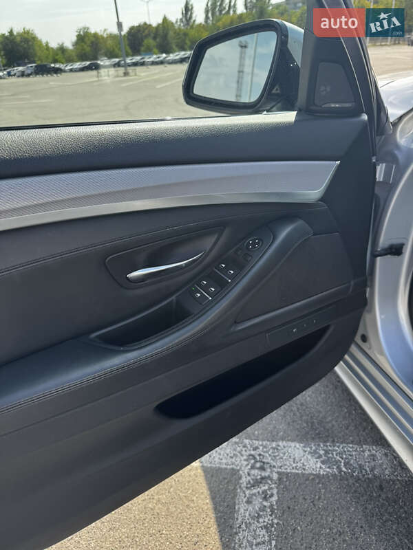 Седан BMW 5 Series 2015 в Дніпрі
