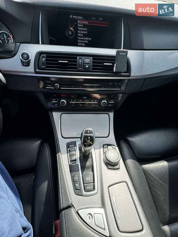 Седан BMW 5 Series 2015 в Дніпрі