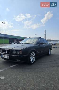 Седан BMW 5 Series 1995 в Киеве