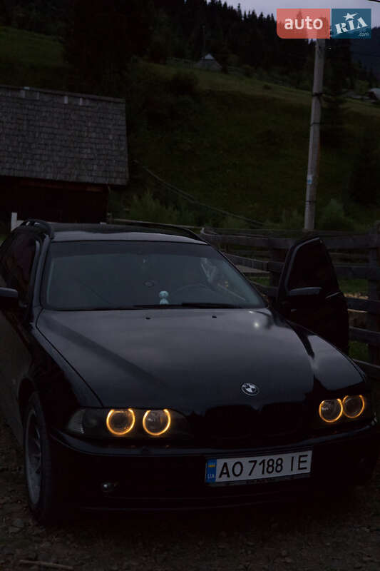 Универсал BMW 5 Series 2003 в Синевире
