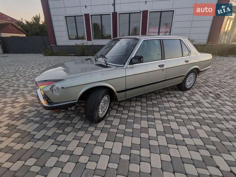 Седан BMW 5 Series 1984 в Житомире