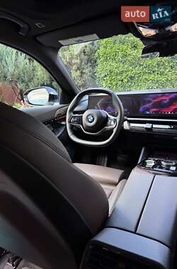Седан BMW 5 Series 2023 в 