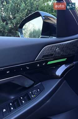Седан BMW 5 Series 2023 в 