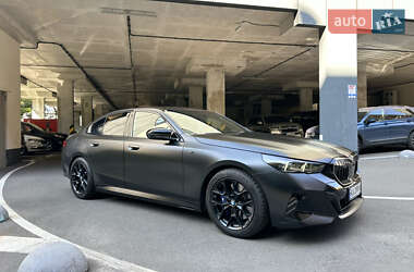 Седан BMW 5 Series 2024 в Киеве