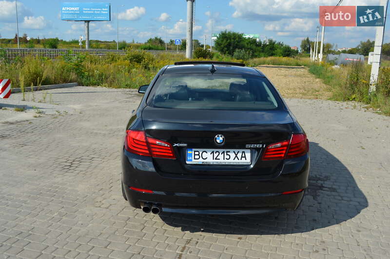 Седан BMW 5 Series 2013 в Львові