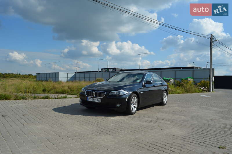 Седан BMW 5 Series 2013 в Львові