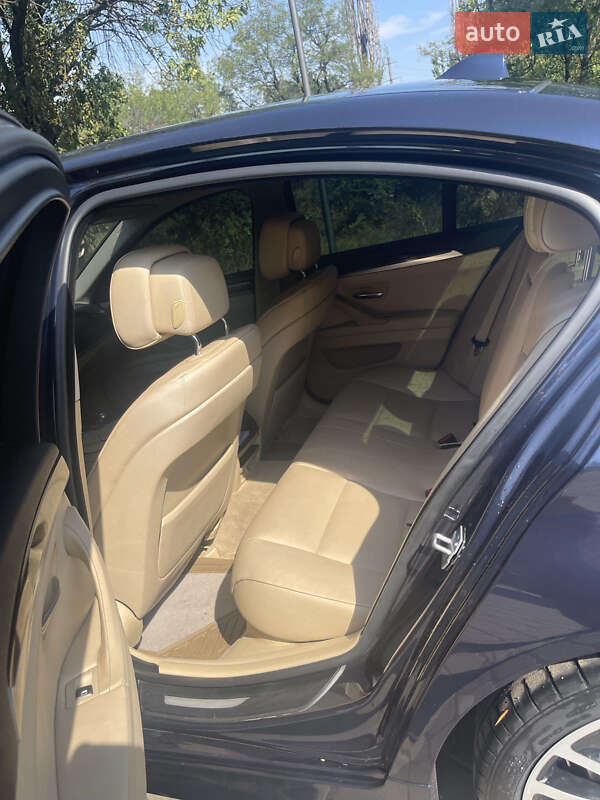 Седан BMW 5 Series 2013 в Першотравенську