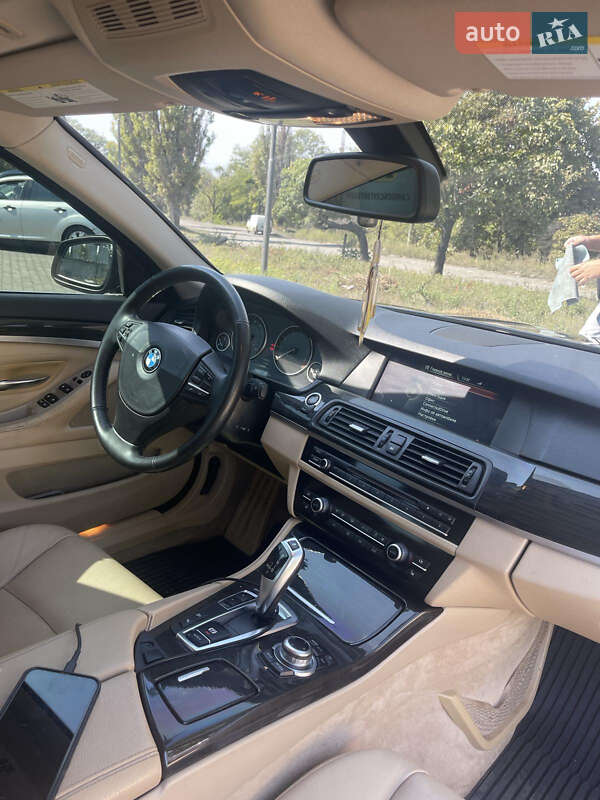 Седан BMW 5 Series 2013 в Першотравенську