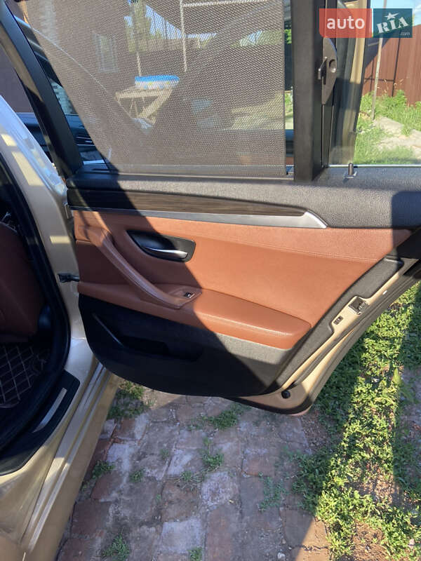 Седан BMW 5 Series 2012 в Лубнах