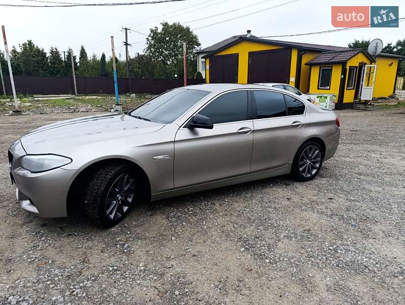 Седан BMW 5 Series 2011 в Львові