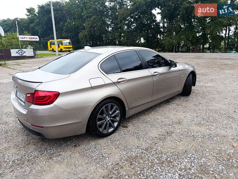 Седан BMW 5 Series 2011 в Львові