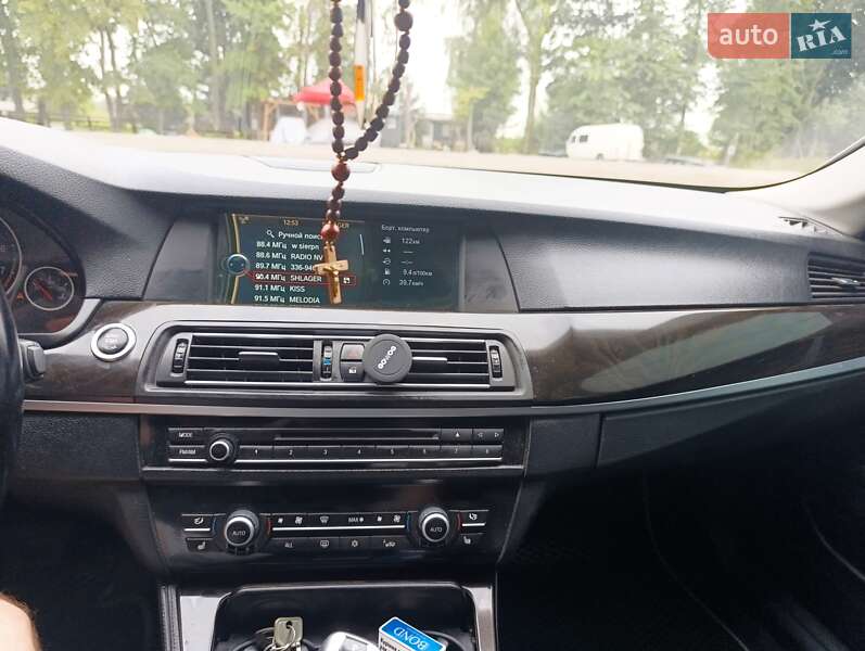 Седан BMW 5 Series 2011 в Львові