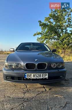 Седан BMW 5 Series 2001 в Южноукраинске