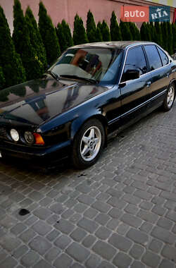 Седан BMW 5 Series 1989 в Харькове
