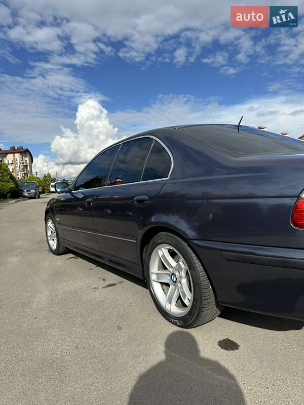 Седан BMW 5 Series 2003 в Шептицькому
