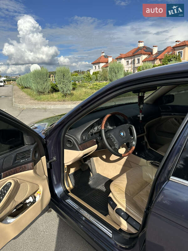 Седан BMW 5 Series 2003 в Шептицькому